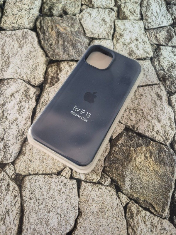 Producto - Funda silicone con logo Iphone 13 azul oscuro