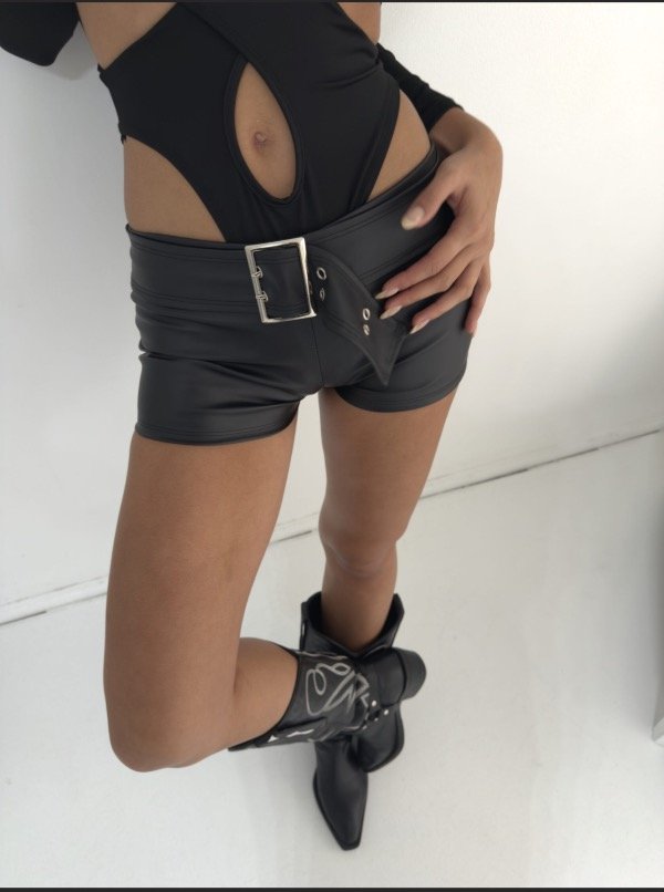 Producto - Short Rayna tiro bajo