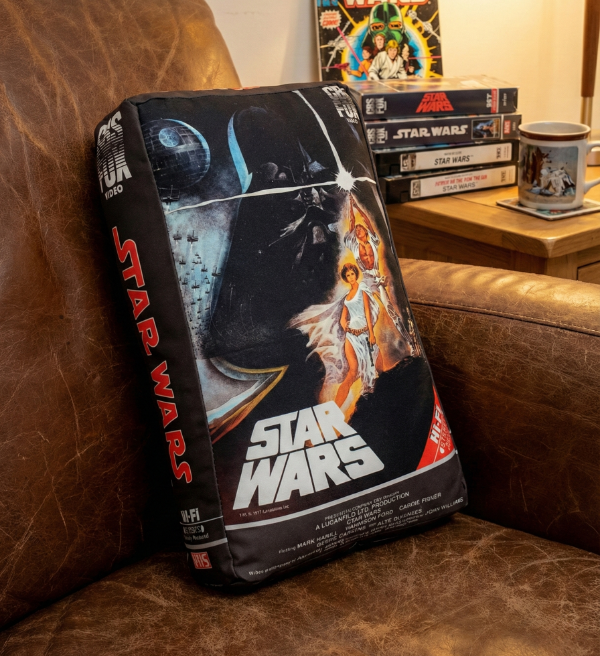 Producto - Almohadon Star Wars Caja VHS Retro