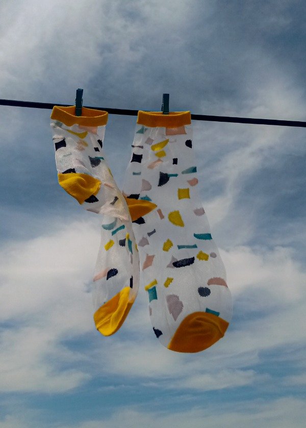 Producto - Medias TRANSPARENTES bordadas FORMITAS AMARILLAS