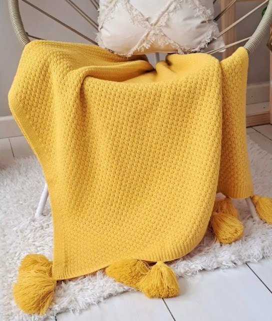 Producto - Manta Tejida Con Borlas