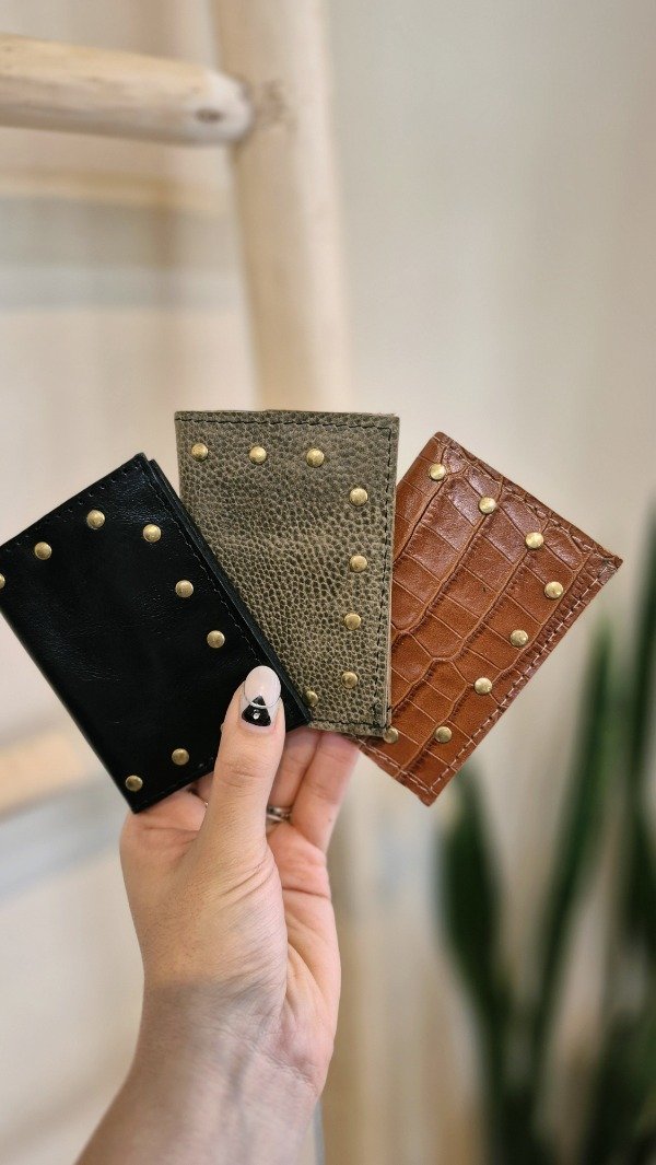 Producto - Tarjetero Carlota (tachas doradas)