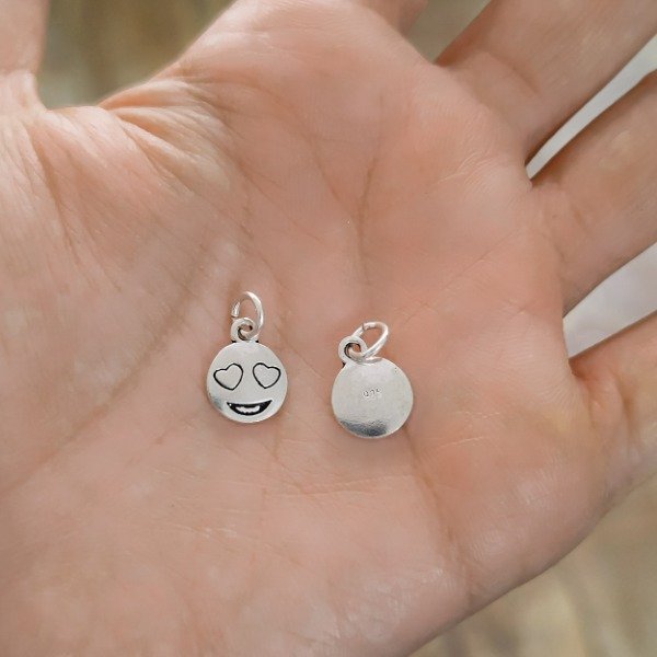 Producto - D-NAC #5-2F EMOJI CORAZÓN (PESOS)
