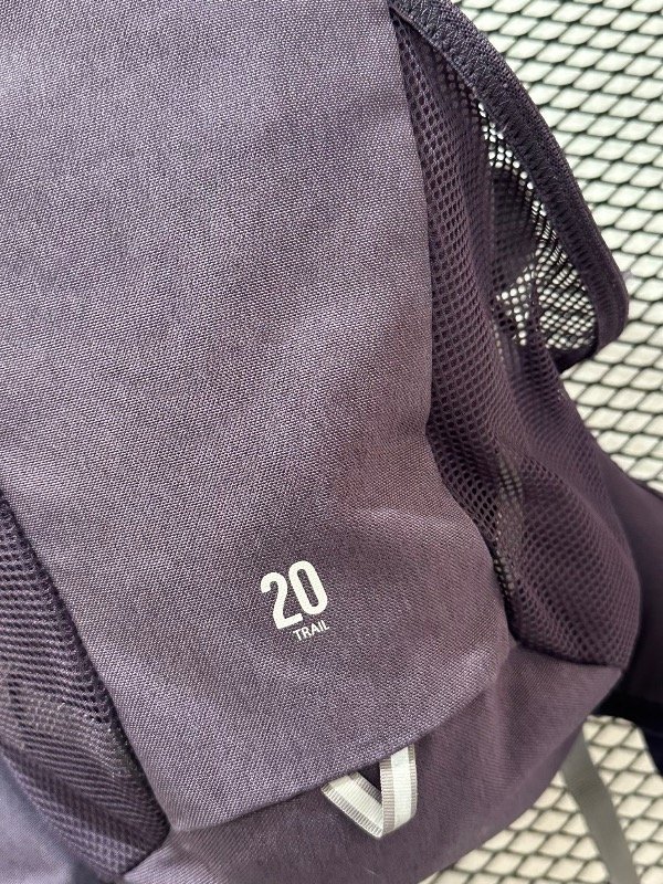 Producto - Mochila SALOMÓN 20trail - 2