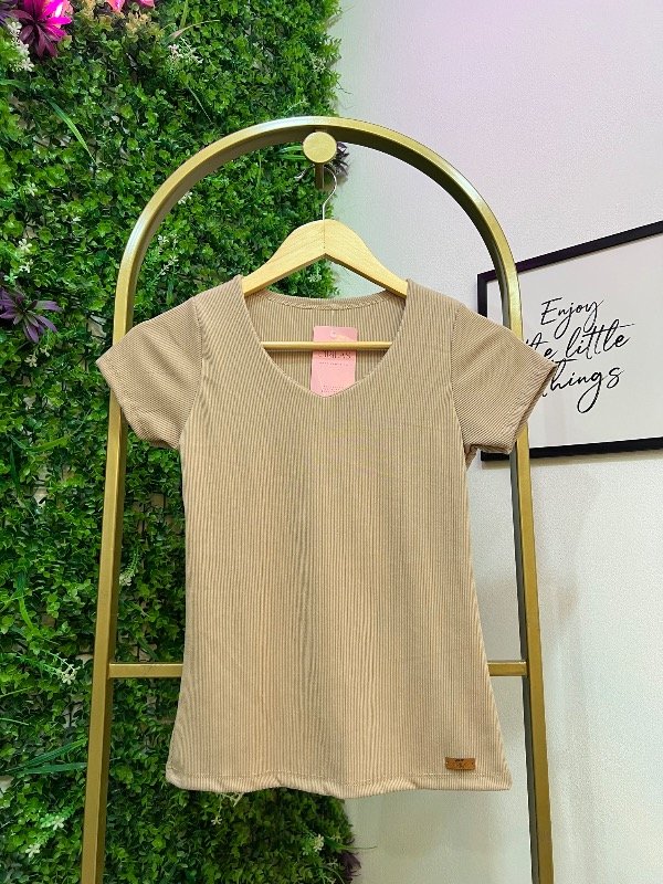 Producto - Remera de morley escote V Beige 0549