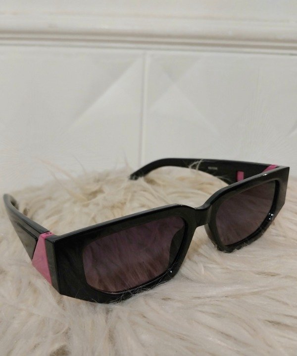Producto - Lentes de sol detalle rosa