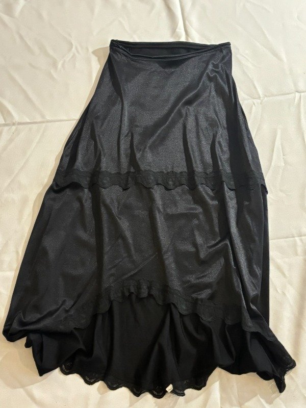 Producto - Vintage goth witch silk and lace long skirt