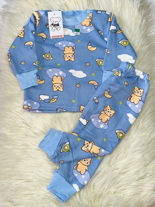 Producto - PIJAMA IMPORTADO BABY NUBES CELESTE (CAMISETA + PANTALÓN)