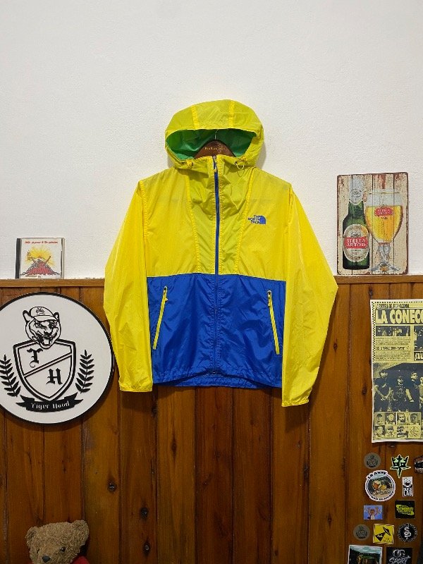 Producto - THE NORTH FACE ROMPEVIENTO BICOLOR (S)