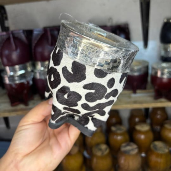 Producto - Imperial Alpaca Lisa, Cuero c/pelo Blanco y Negro