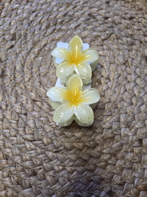 Producto - Broche mediano flor amarillo por unidad