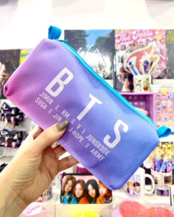 Producto - Cartuchera BTS degradé