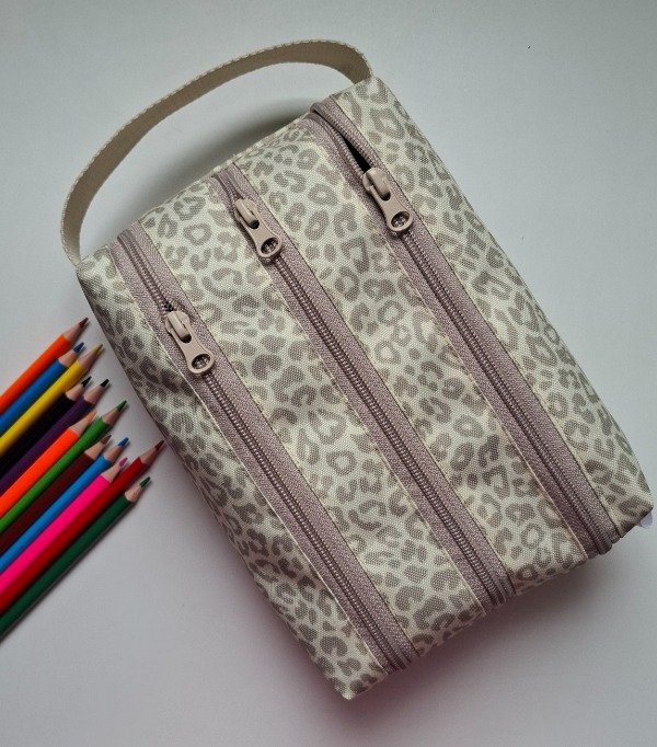 Producto - Cartuchera Triplex Animal Print Beige