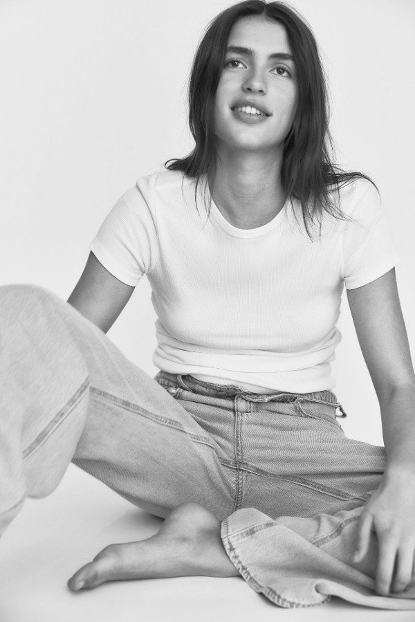 Producto - Remera HyM en canalé blanca mujer