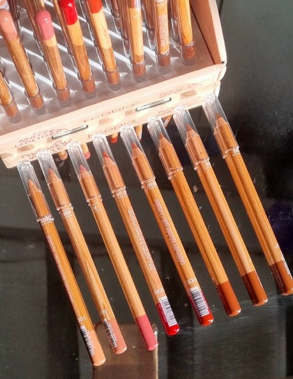 Producto - Delineador de labios FEBBLE