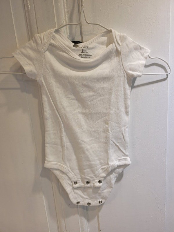 Producto - Body CARTER'S blanco Talle 9 meses - PRECIO: 5X