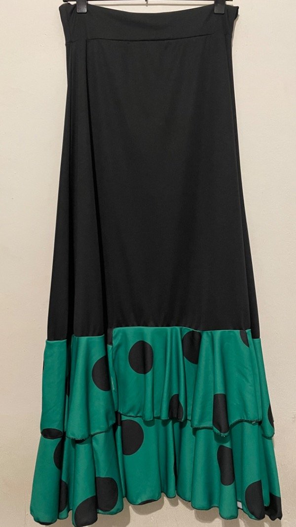 Producto - Falda jersey negro volados lunar verde