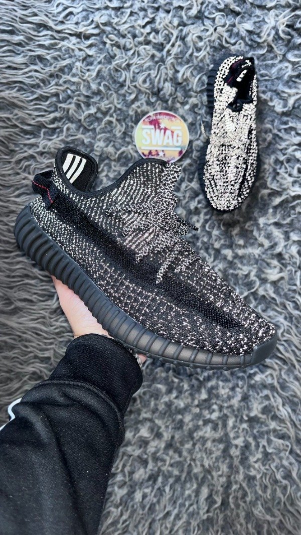 Producto - YEEZY BOOST 350V2 BLACK REFLECTIVE