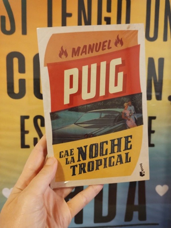 Producto - Cae la noche tropical de Manuel Puig