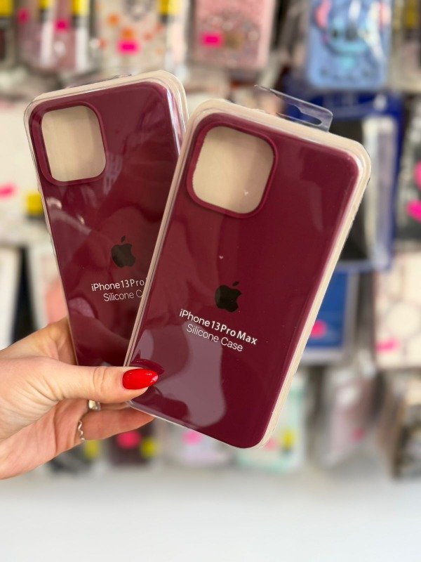 Producto - Silicone case IPhone 12 pro max bordo oscuro