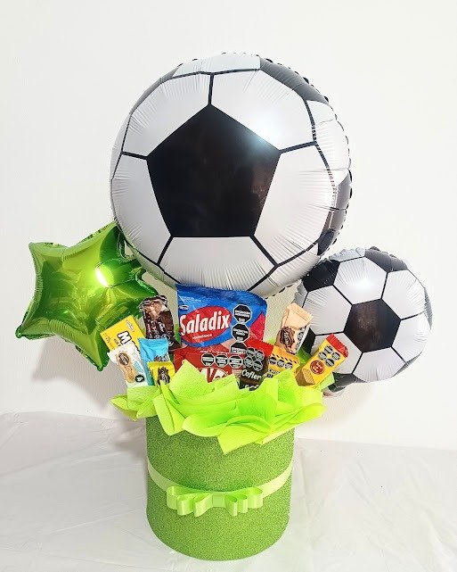 Producto - Regalo de cumpleaños box golosinas futbol
