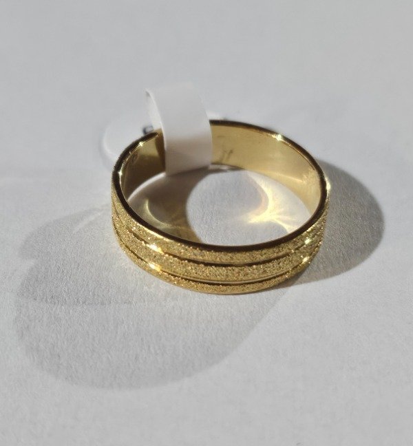 Producto - Anillo dorado arenado doble linea