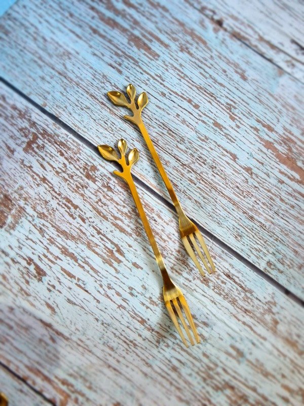 Producto - Tenedor oro hojas
