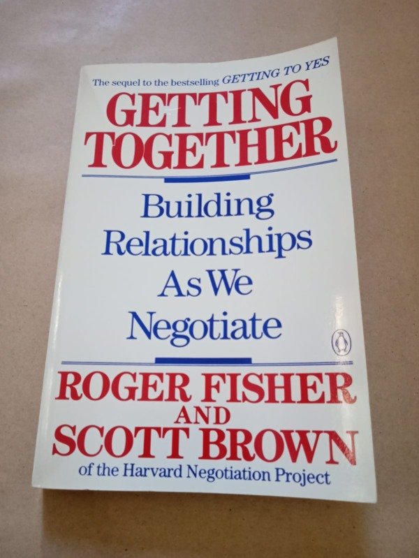 Producto - Getting together, building relationships - Roger Fisher - Penguin 1989