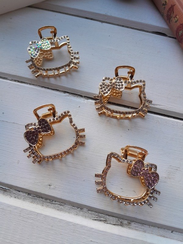 Producto - Broches hello kitty