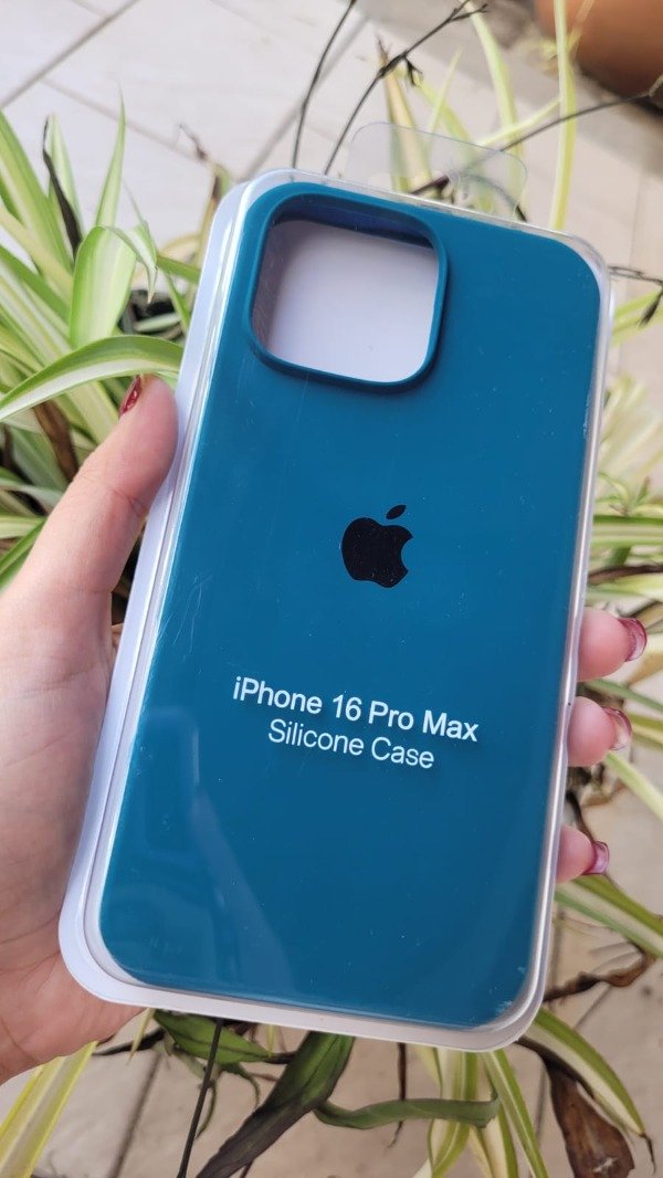 Producto - Iph 16 pro max silicona case verde petroleo con felpa