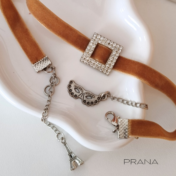 Producto - Choker Cinta con Strass y dijes