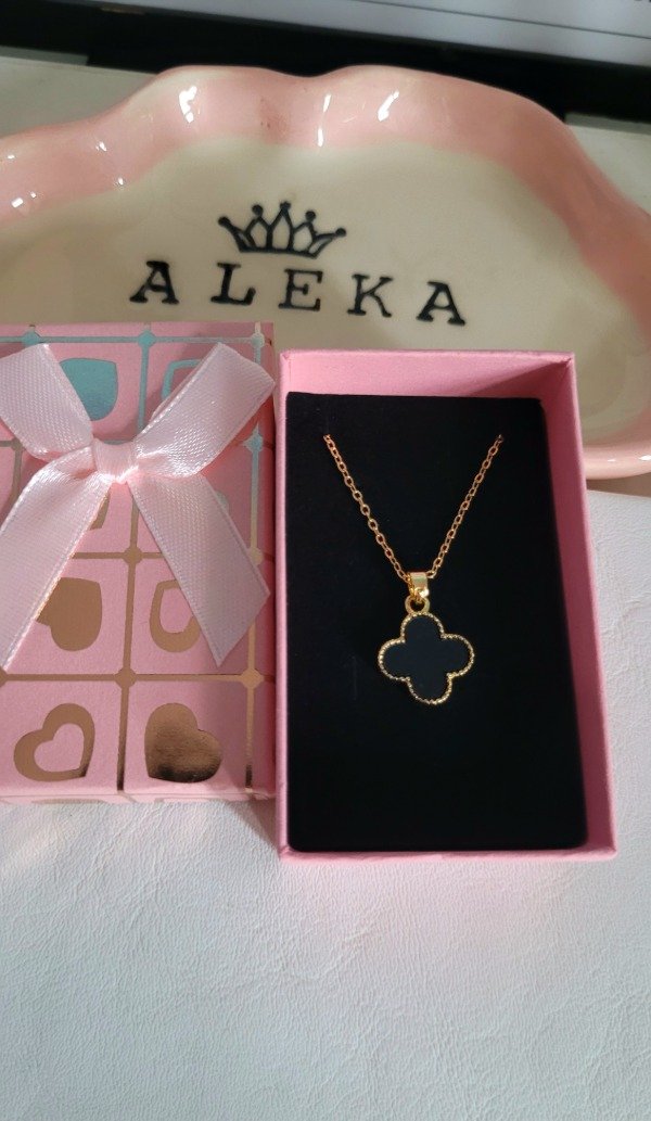Producto - Conjunto collar y aros van cleef negro de acero dorado - 7