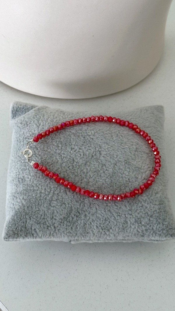 Producto - Pulsera cristal de roca rojo tornazol tono fucsia P925