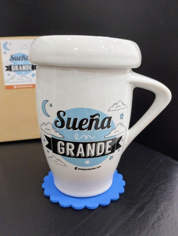 Producto - TAZA CON TAPA SUEÑA EN GRANDE
