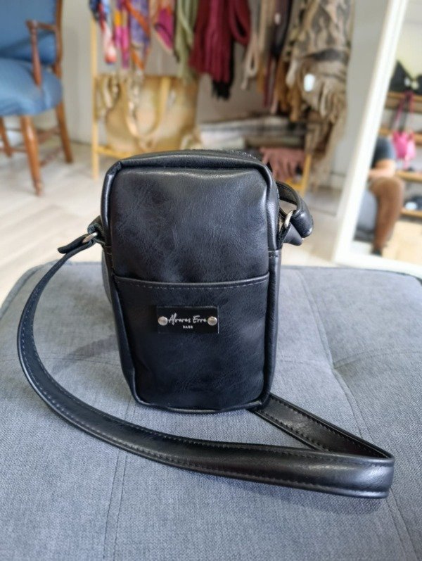 Producto - Portacelulares liso negro