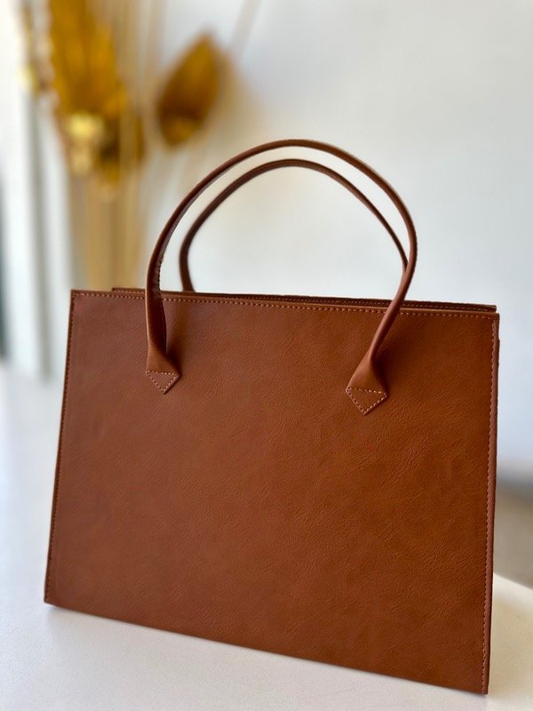 Producto - CARTERA RÍGIDA GRANDE SUELA