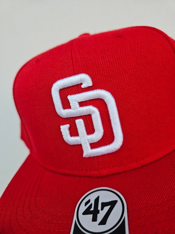 San Diego Padres red and white edition '47 brand captain snapback — imagen 2