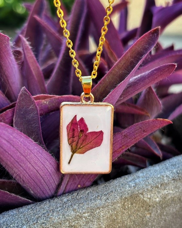 Producto - Dije Santa Rita rectángulo dorado