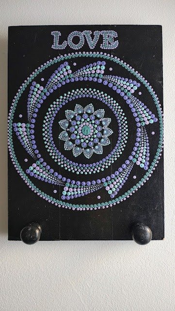 Producto - Perchero de madera con mandala 3D en Puntillismo