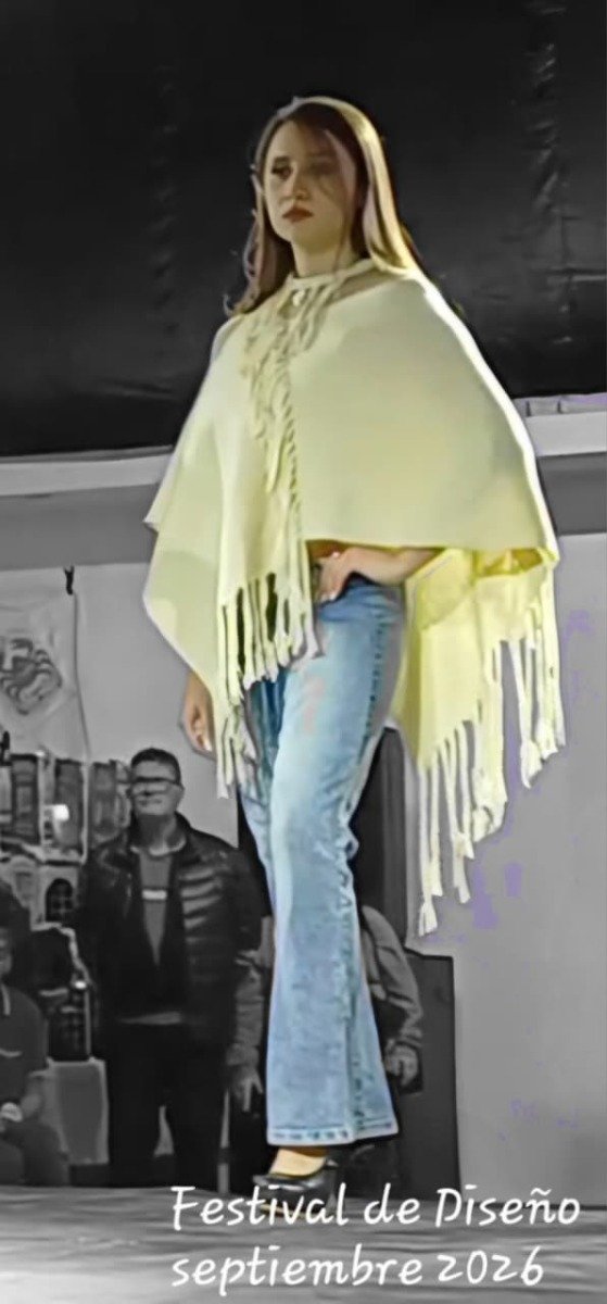 Producto - PONCHO TRIANGULAR LANA MERINO - 8