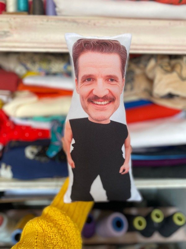 Producto - Muñeco Pedro Pascal 2025 - 0