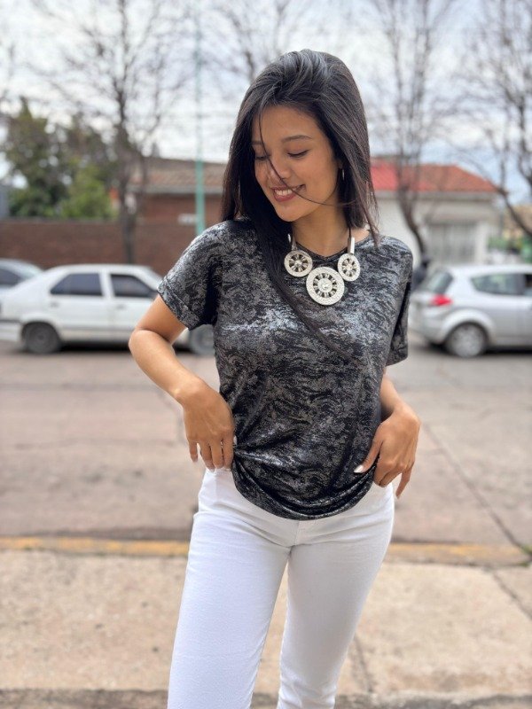 Producto - REMERA ROMA SKINNY