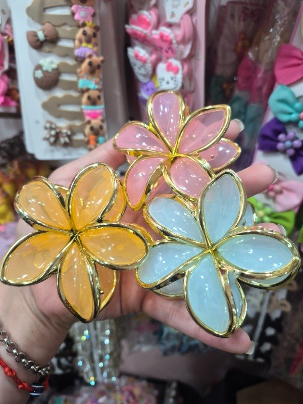 Producto - BROCHE HAWAIANA GOLDEN CLARA docena