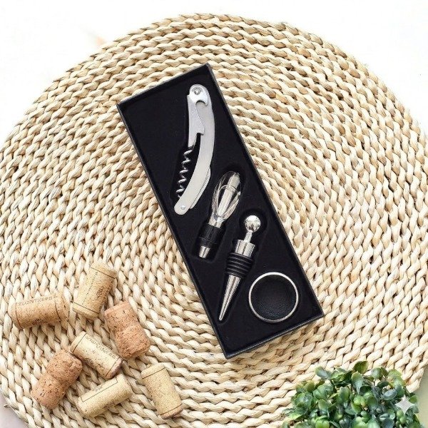 Producto - SET DE VINO EN CAJA 4 ACCESORIOS