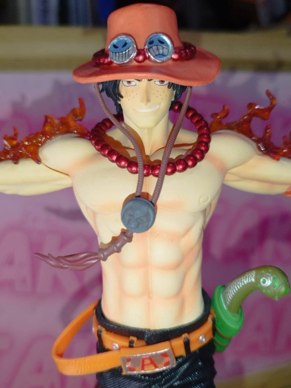 Producto - Portgas D. Ace c/luz - ONE PIECE (25cm)