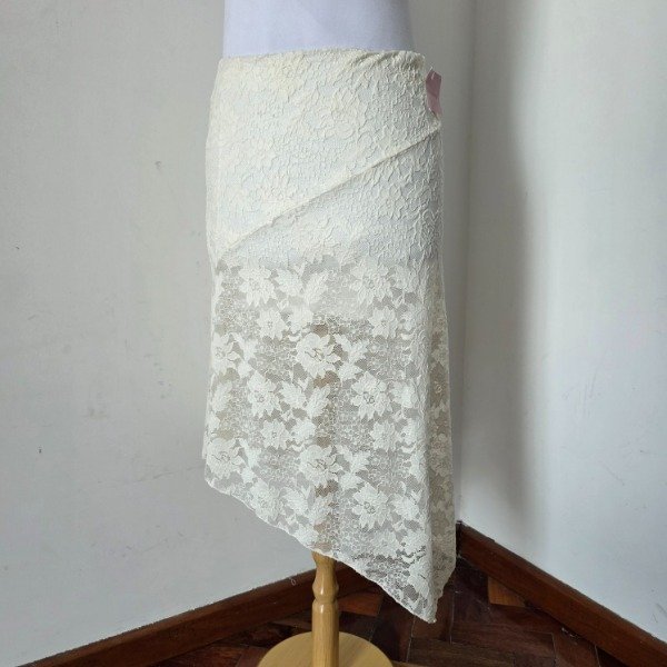 Producto - Falda larga encaje Crema corte Irregular S/M