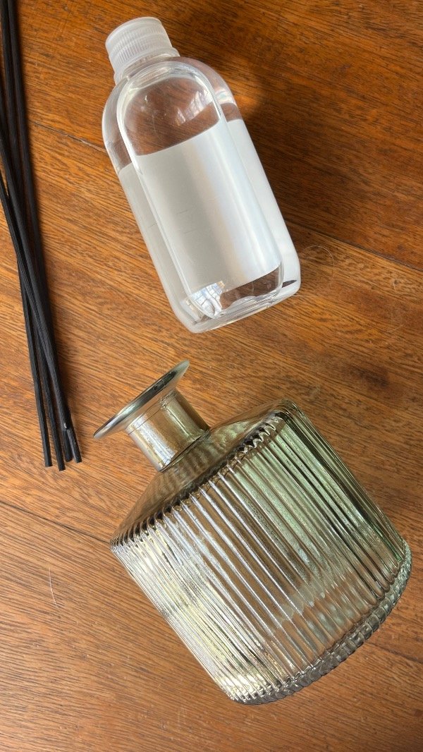 Producto - Difusor/florero bombee rayado verde