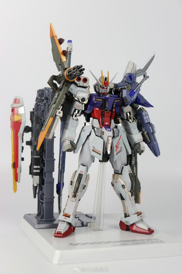 Producto - Figura tipo Model kit - Launcher Sword Strike (8829) - Gundam - Escala 1/100