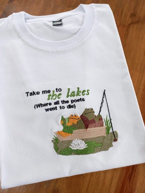 Producto - Remera Take me to the lakes (ranas)