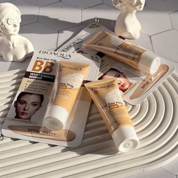 Producto - Bb Cream blanqueadora Arroz Spf 45 Con Color - Bioaqua